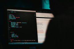 Русский сотовый дежурный подвергся мощной кибератаке