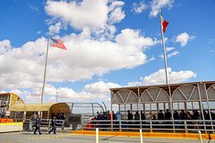 США ужесточают политику в отношении незаконных мигрантов. Жителей России будут депортировать безотлагательно