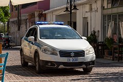 Туристка сходила на свидание во время отдыха на Санторини и была изнасилована