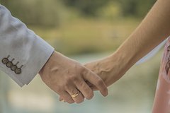 Преподаватель женился на совращенной им ученице и попал под суд