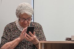 В Сбере поведали о методах защитить старых близких от жуликов