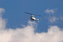 Вертолет сделал жесткую посадку около русской базы отдыха