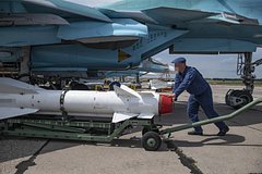 ВКС РФ стукнули по основной переправе ВСУ в Харьковской области
