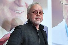 Звезда «Интернов» попробовал тараном попасть на московскую парковку