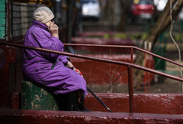 Болезнь Альцгеймера: как ухаживать за больными деменцией