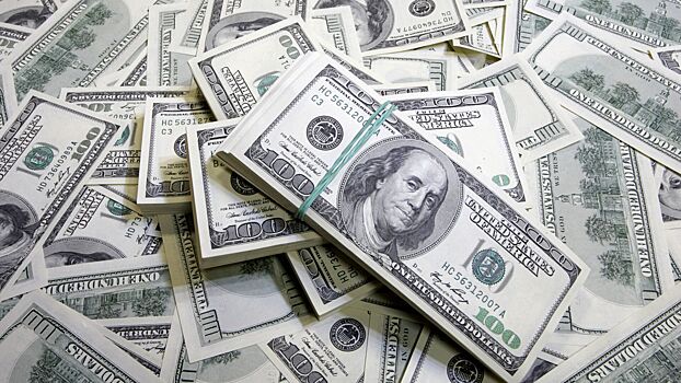 ЦБ понизил курс доллара на 10 декабря до 99,37 рубля