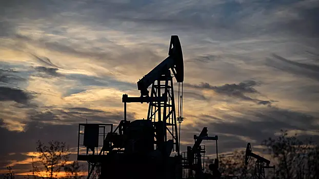 Цена нефти Brent опускалась ниже 72 долларов