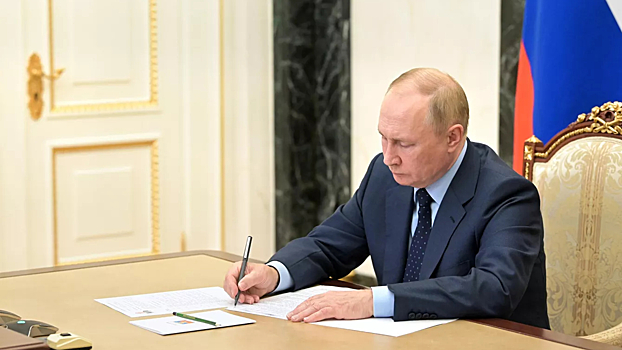 Путин разрешил иностранцам платить за газ через любые банки РФ