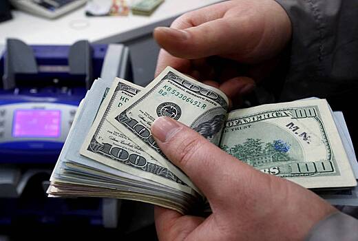 Угрозу Трампа наказать за отказ от доллара назвали неосуществимой