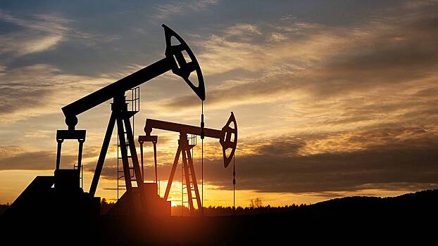 Китай решил срочно скупить сырую нефть из-за санкций против России