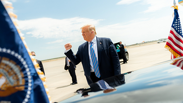 Трамп выступил против сотрудничества нефтяных фирм США с Венесуэлой