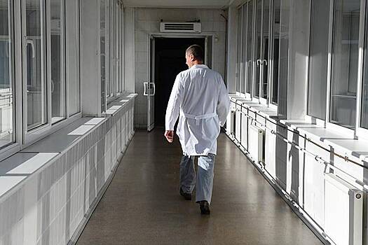 Медики прооперировали пациентку с осложнениями после травмы позвоночника