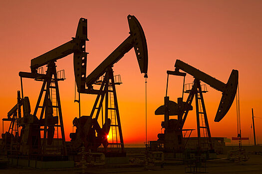 Доходы бюджета России от нефти и газа в июле упадут