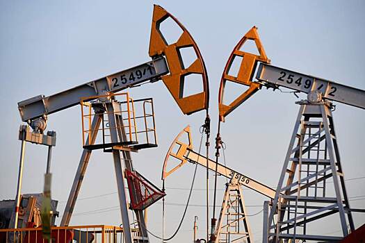 Нефть ожидает решения Трампа по России
